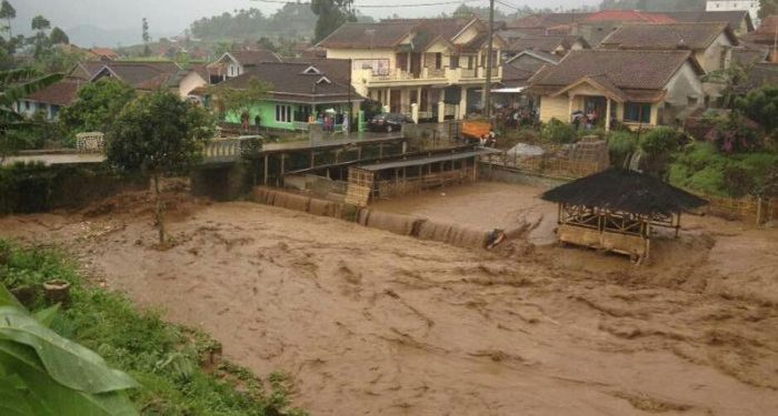 Banjir Bandang Nagekeo Tewaskan 4 Orang, 14 Desa Terdampak