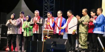 Dibuka Wamendagri, Festival Benteng Victoria 2025 Momentum Perkuat Pariwisata Kota Ambon