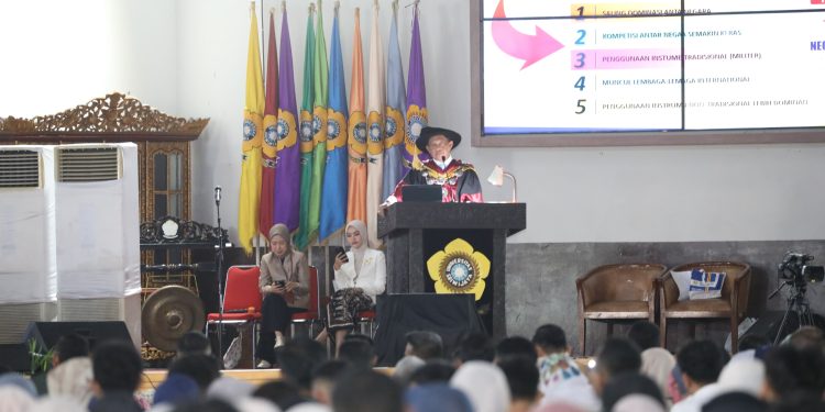 Orasi Ilmiah, Mendagri Tito Ungkap Peran Pendidikan Tinggi Wujudkan Indonesia Emas 2045