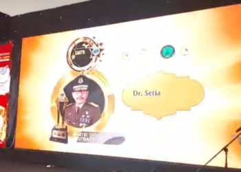 Aktif Dorong Program Sosial, Setia Untung Arimuladi Sabet Penghargaan Santri Dhyaksa Inspiratif