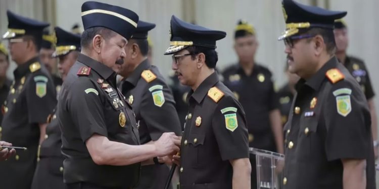 Dirdik Kejagung Nurcahyo Jadi Kajati Kalteng, Agus Sahat Jadi Kajati Jatim