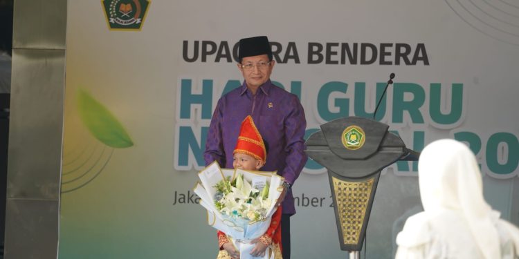 Peringatan Hari Guru Nasional, Menag Berpesan soal Pembangunan Pendidikan hingga Peningkatan Kompetensi