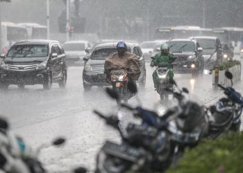 Waspada, BMKG Prediksi Hujan Lebat Landa Sejumlah Kota Besar Indonesia