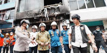 Tinjau Lokasi Kebakaran Gedung Terra Drone Kemayoran, Mendagri Tito Evaluasi Kelayakan Bangunan