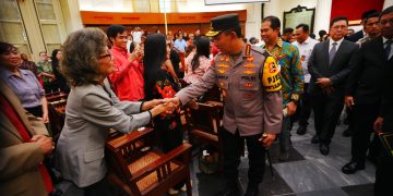 Kunjungi Dua Gereja, Kapolri Optimalkan Pengamanan dan Pelayanan Misa Malam Natal