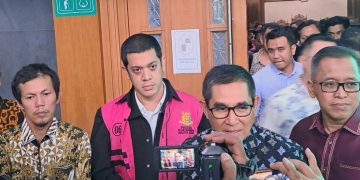 Usai Persidangan, Hamdan Zoelva Baru Tahu Kerry Riza tidak Ngoplos BBM