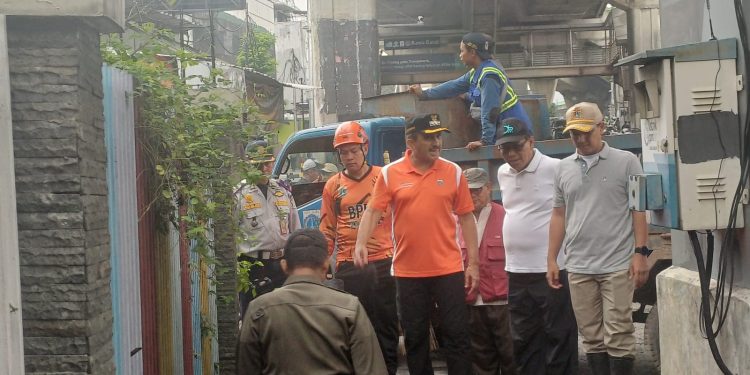 Tanggulangi Banjir, Pemkot Jaksel Gelar Kerja Bakti Serentak di 10 Kecamatan