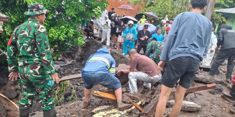 17 Orang Tewas akibat Banjir Bandang di Sitaro, 691 KK Mengungsi