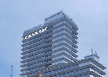 Kuasa Hukum Laporkan Dugaan Kriminalisasi Ike Kusumawati ke Kejagung dan Komjak