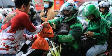 Penuh Makna, OT Group dan Brotherhood Jakarta Bagikan Ribuan Takjil di Simpul Strategis Jakbar