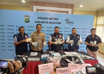 Polres Jaksel Sita Puluhan Ribu Obat Terlarang Usai Gerebek Toko Sembako di Jagakarsa, Pemasok Diburu!