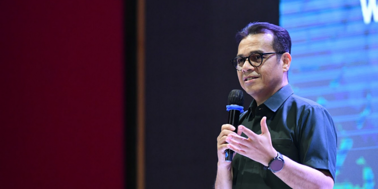 Cegah Bias dan Menyesatkan, Wamenkomdigi Ingatkan AI Agama Perlu Data Akurat