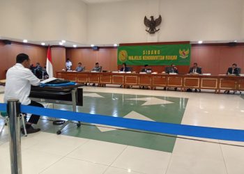 Hakim PN Kraksaan Diberhentikan Buntut Telantarkan Istri-Anak dan Pemalsuan Data