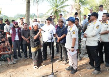 Tembus Daerah Terisolasi di Aceh Tamiang, Tito Serahkan Bantuan dan Serap Aspirasi