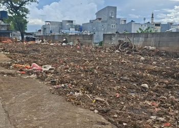 Kerahkan Ratusan Tronton, Pasar Jaya Rampungkan Penanganan Sampah di Pasar Induk Kramat Jati