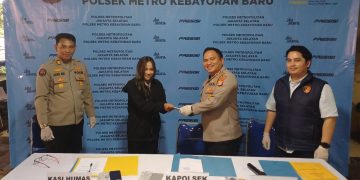 Polsek Kebayoran Baru Bongkar Komplotan Penadah HP Curian: Tiga Tersangka Dicokok Beserta Ratusan iPhone – Android!
