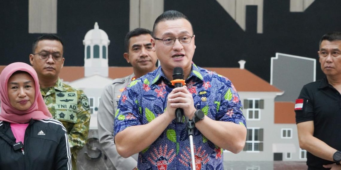 Buntut Jakarta Barat Dijuluki “Gotham City”, Kenneth DPRD DKI Siap Jadi Batman!