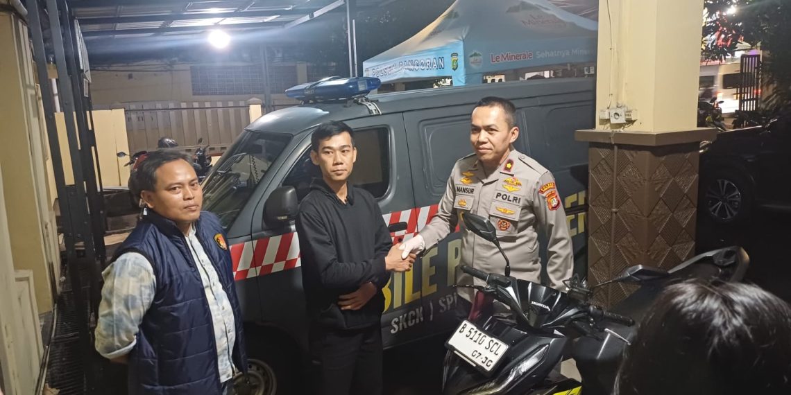 Dua Tukang Jahit Nyambi Jadi Curanmor Ditangkap, Kini Meringkuk di Sel Polsek Pancoran