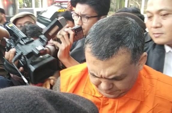 Wamen Imipas Silmy Karim dan 7 Tersangka Digelandang ke Mobil Tahanan