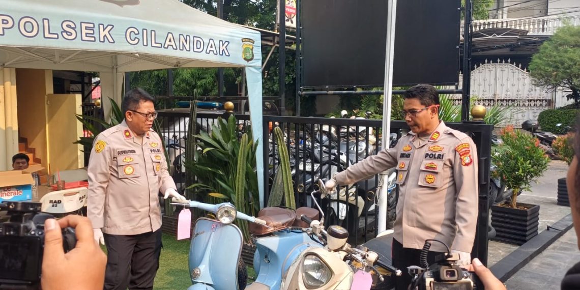 Aksi Buruh Bangunan Bobol Kafe di Lebak Bulus Diungkap Polisi, Gasak Tablet hingga Vespa Antik
