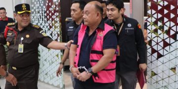 Jadi Tersangka Korupsi MBG, Kejagung Tahan Eks Kepala BGN Dadan Hindayana dan Dua Wakilnya