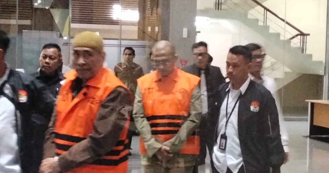 KPK Tahan 2 Tersangka Korupsi Haji Ismail Adham Maktour dan Asrul Azis Kesthuri