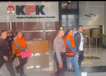 KPK Tahan Bupati dan Sekda Kuansing Riau