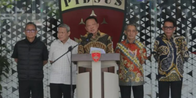Eks Jampidsus Febrie jadi Tersangka Korupsi dan Pencucian Uang