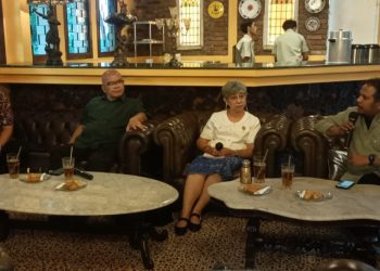 Komjak Ingatkan Jaksa Harus Profesional Usut Febrie meski Eks Jampidsus