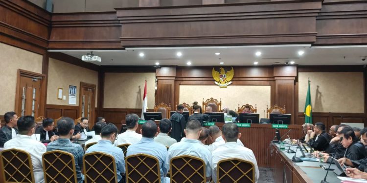 Dakwaan Korupsi CPO, Eks Pejabat Bea Cukai dan Kemenperin Rugikan Negara 7,3 Triliun