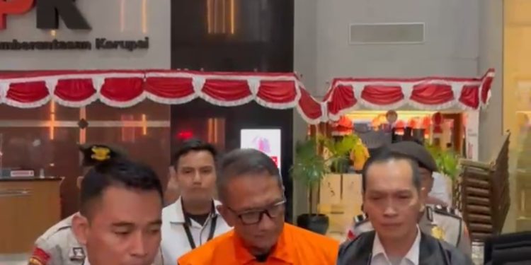 Terima Rp3,25 M dari PT Blueray Cargo, KPK Tahan Kepala KPP Bea Cukai Gatot Hernanda