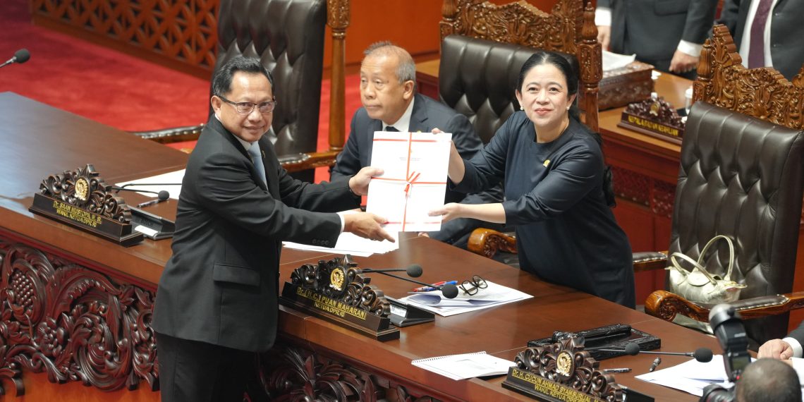 DPR Sahkan 15 UU Kabupaten/Kota di Kalimantan, Mendagri: Pengakuan Terhadap Keberagaman Daerah