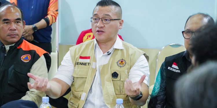 Kenneth DPRD DKI Awasi Langsung Modifikasi Cuaca, 1 Ton Garam Ditebar di Langit Jabodetabek