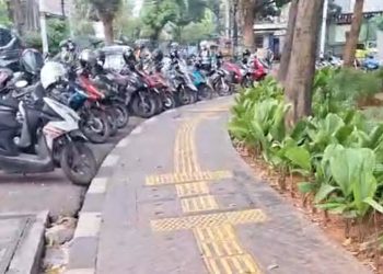 Parkir Liar Terlihat Lagi di Jalan Barito, Kinerja Sekda DKI Disorot Warga Jaksel